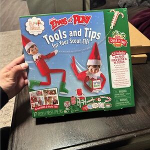 Elf on the shelf: Tools and Tips Kit - Red and Green